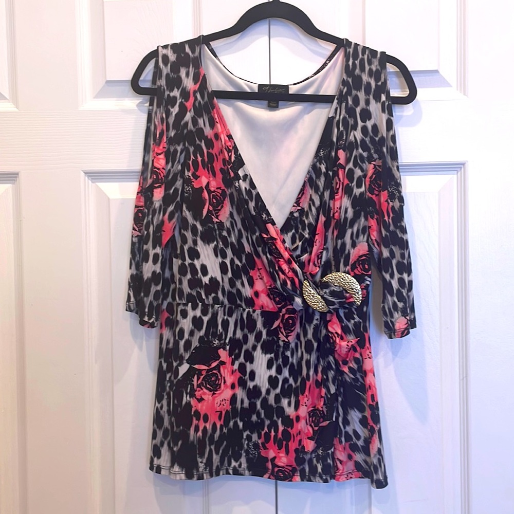Thalia Sodi wrap top with hardware detail Sz Large I14
